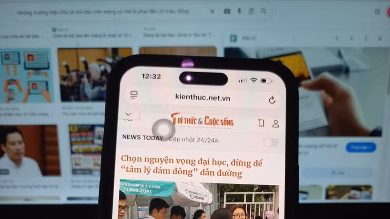 Từ 1/7, chia sẻ bài báo trên mạng không xin phép có thể bị phạt nặng