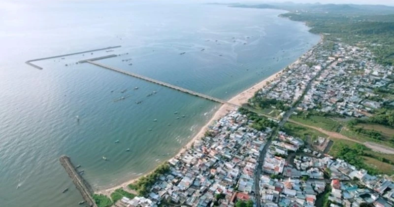 Nhà thầu Sách Thiết bị Kiên Giang trúng thầu dày đặc tại Ban QLDA Phú Quốc: Một sự trùng hợp? [Kỳ 2] 