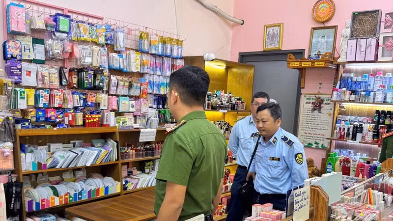 Thu giữ hơn 500 mỹ phẩm nghi nhập lậu tại Cần Thơ