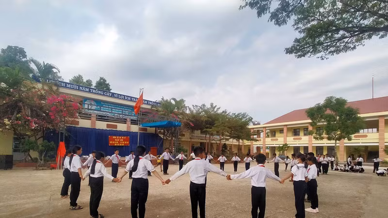 Lâm Đồng: Công ty Phú Hoàng Nam được chỉ định thầu loạt gói thầu hạ tầng tại các xã [Kỳ 1]