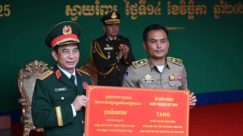 Khởi công công trình giáo dục hữu nghị Việt Nam Campuchia tại tỉnh Svay Rieng