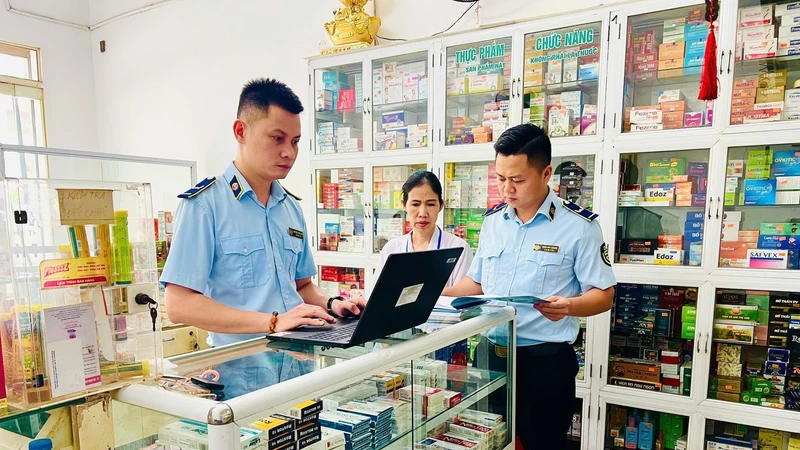 Mở cao điểm kiểm tra thuốc, mỹ phẩm giả dịp cuối năm và Tết Nguyên đán 