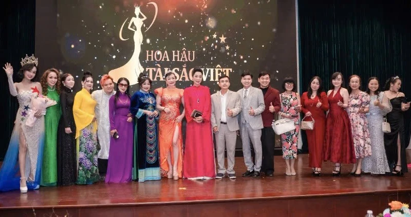 Chú trọng tài năng và kỹ năng ứng phó mạng xã hội trong tiêu chí chọn hoa hậu