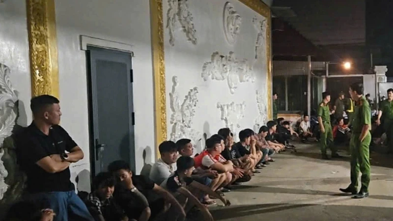 Đột kích ‘Bến Thượng Hải’ ở TP HCM, phát hiện bí mật không ngờ