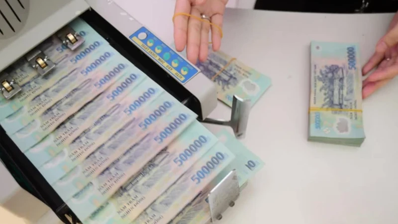 Ngân hàng rao bán khoản nợ trăm tỷ để thu hồi nợ xấu