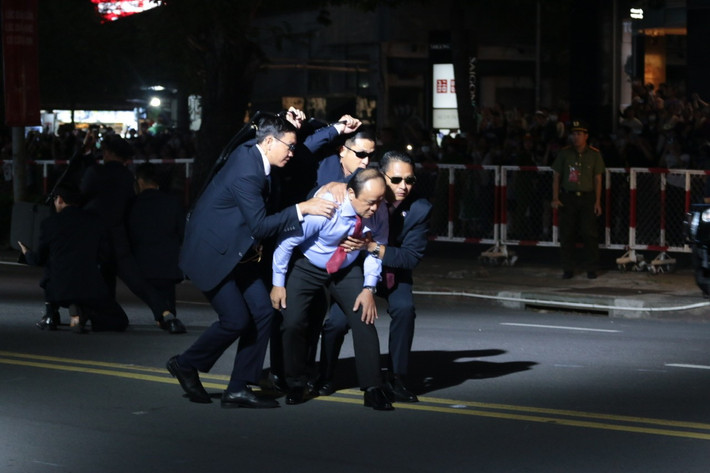 Mô phỏng bảo vệ nguyên thủ.