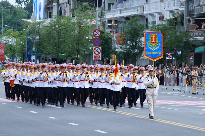 Sự kiện văn hóa, nghệ thuật và biểu diễn nghiệp vụ đặc sắc do Bộ Công an tổ chức. Những màn trình diễn võ thuật, khí công, kỹ năng chiến đấu, mô phỏng nghiệp vụ cùng âm nhạc truyền thống và hiện đại đã mang đến một đêm mãn nhãn, xúc động và đầy tự hào.