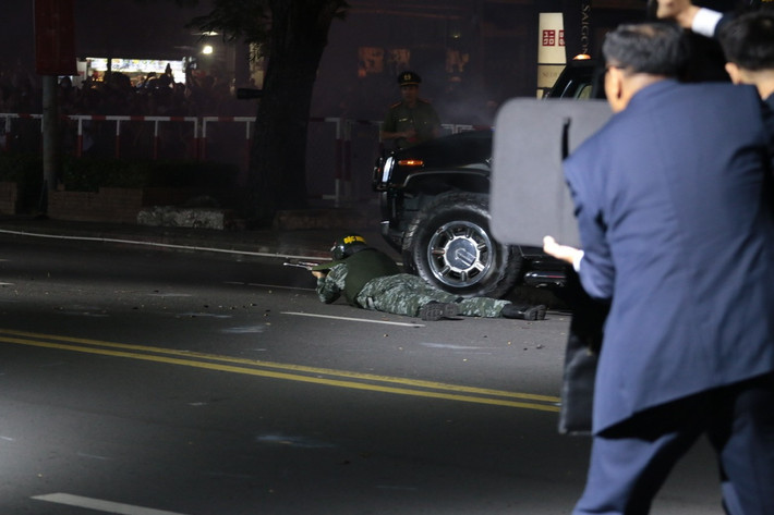 Các tình huống diễn ra kịch tính, thu hút sự cổ vũ đông đảo của nhân dân TP HCM.