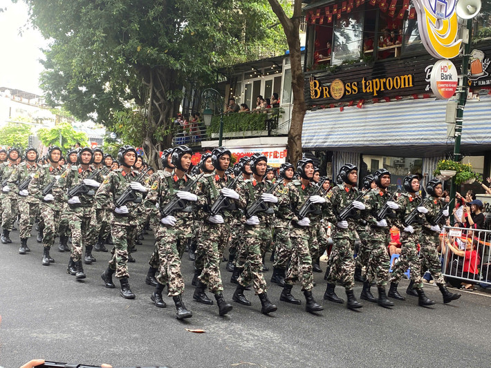 Đây là lần hợp luyện diễu binh, diễu hành cuối cùng với quy mô tương đương sự kiện chính thức, có cả sự tham gia của lực lượng không quân, hải quân.