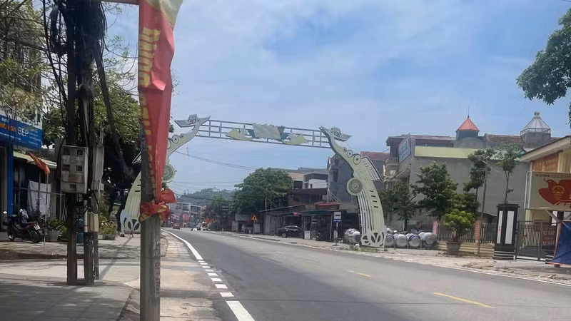 Quốc lộ 2 qua Phù Ninh thông thoáng trở lại sau thời gian thi công kéo dài