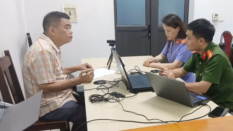 Khởi tố giám đốc công ty ở Phú Thọ vì đổ hơn 636 tấn bã bê tông ra môi trường