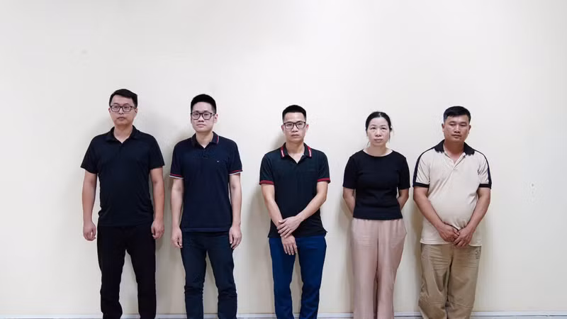 Khởi tố vụ cài phần mềm lậu trên máy tính Thánh Gióng bán khắp cả nước
