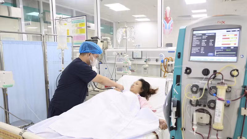 Mỡ máu tăng gấp 20 lần, thai phụ 34 tuần viêm tụy cấp được lọc máu cứu sống