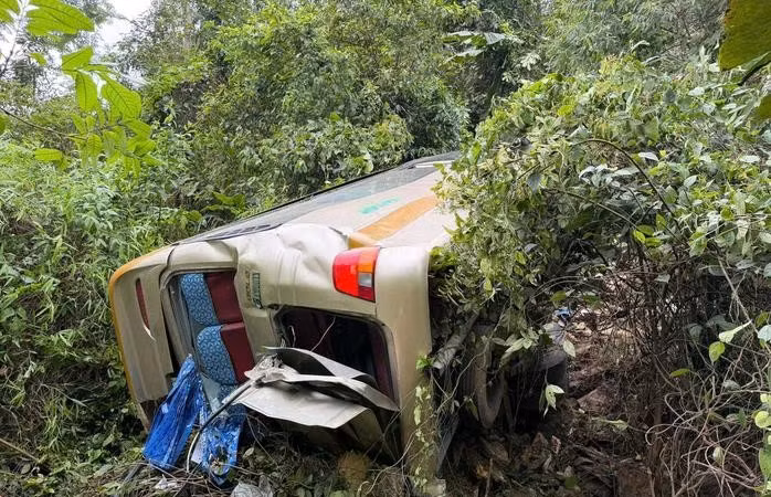 Tin mới vụ xe khách lao xuống vực ở Sơn La, nhiều người thương vong