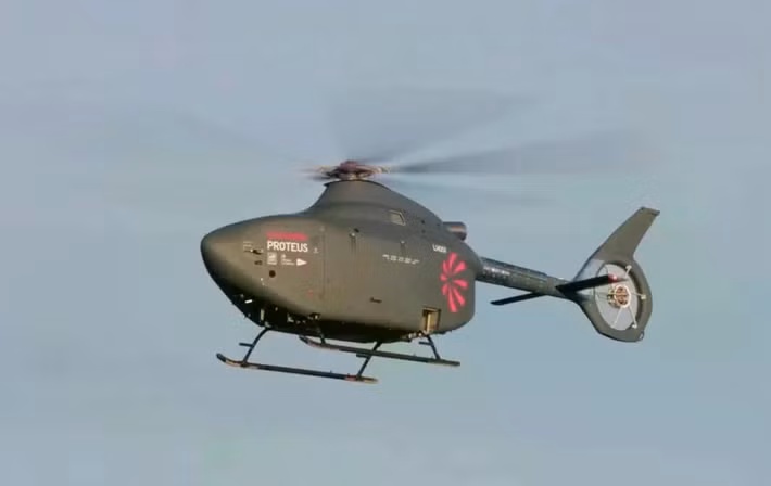 Hải quân Hoàng gia Anh đã đạt được một cột mốc quan trọng nhằm hiện thực hóa tham vọng "Hạm đội lai" khi thực hiện thành công chuyến bay đầu tiên của Proteus, trực thăng tự động quy mô đầy đủ đầu tiên của Vương quốc Anh.