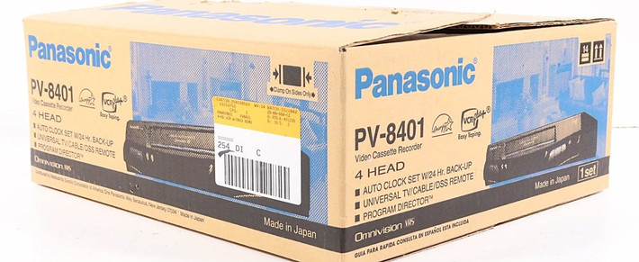 Đó là lý do xuất hiện các cộng đồng trên Reddit và các nhóm trên Facebook , nơi những người sưu tầm băng VHS trao đổi câu chuyện và chia sẻ hình ảnh về bộ sưu tập cũng như những phát hiện mới nhất của họ. Ngoài ra, các loại đầu phát cũng được quan tâm không kém.