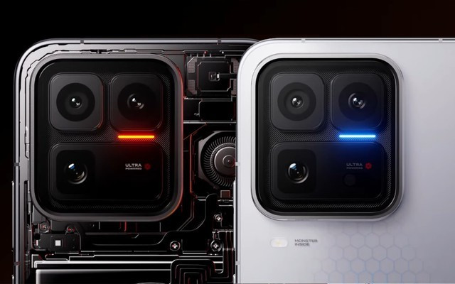 Tại Trung Quốc, iQOO 15 Ultra hiện cho đặt trước với hai màu là bạc 2049 và đen 2077. Phiên bản 16 GB RAM và 256 GB bộ nhớ trong có giá 5.700 tệ, tương đương khoảng 21,1 triệu đồng.