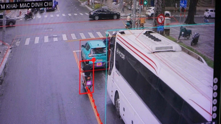 Qua theo dõi, chỉ trong vài chục phút, camera AI do lực lượng CSGT triển khai đã phát hiện hàng nghìn trường hợp vi phạm Luật an toàn giao thông đường bộ.