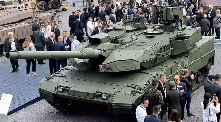 Giới chuyên gia đánh giá Leopard 2A8 đạt sự cân bằng tốt nhất giữa hỏa lực, khả năng bảo vệ, độ tin cậy và chi phí vận hành, qua đó trở thành chuẩn mực mới của xe tăng phương Tây.