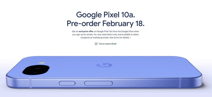 Một video ngắn dài 15 giây từ Made by Google đã hé lộ toàn bộ thiết kế của Pixel 10a. Điểm đáng chú ý nhất là cụm camera hoàn toàn phẳng, khác biệt so với mẫu năm ngoái vốn có phần gờ nổi quanh cụm camera hình viên thuốc.