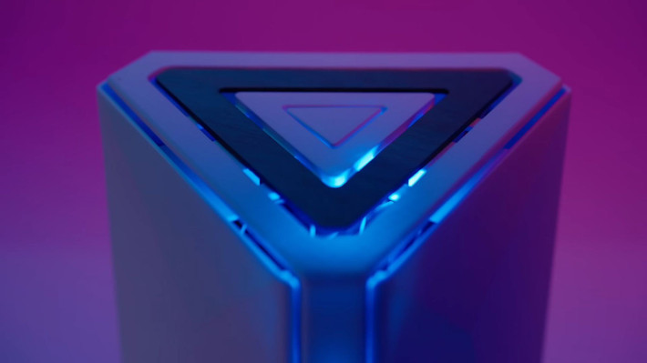 Mọi việc bắt nguồn từ một phàn nàn rằng các hãng đều có những game độc quyền. Nếu muốn được chơi hết tất cả các tựa game phải mua riêng lẻ từng thiết bị, kết nối cáp nguồn, tín hiệu rắc rối. XNZ đã đặt mục tiêu cho cả 3 cỗ máy này chỉ cần dùng chung một cáp và chuyển đổi bằng 1 nút nhấn.