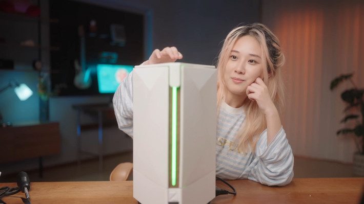 Cô nàng đam mê công nghệ người Trung Quốc XNZ đã chế tạo một hệ máy chơi game đa năng tích hợp PS5, Xbox Series X và Switch 2 trong một thiết bị duy nhất, dựa trên kỹ thuật đúc khuôn sáp truyền thống.