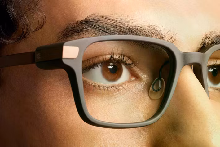 Vậy người dùng thực sự muốn gì ở một thiết bị đeo trên mặt mỗi ngày? Nếu ưu tiên công nghệ, kính có camera rõ ràng hấp dẫn hơn vì có nhiều tính năng để trải nghiệm. Nhưng nếu người dùng coi trọng sự riêng tư và cảm giác thoải mái trong giao tiếp, lựa chọn như Even Realities lại có lợi thế.