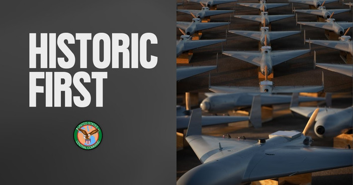 Video cho thấy một máy bay không người lái LUCAS trong một cuộc thử nghiệm phóng từ tàu hải quân vào tháng 12 năm 2025. Những binh sĩ đó tạo nên phi đội tấn công Scorpion mới thành lập, một phi đội máy bay không người lái tấn công một chiều đầu tiên thuộc loại này, do các nhân viên thuộc Bộ Tư lệnh Đặc nhiệm Trung tâm Hoa Kỳ chỉ huy.