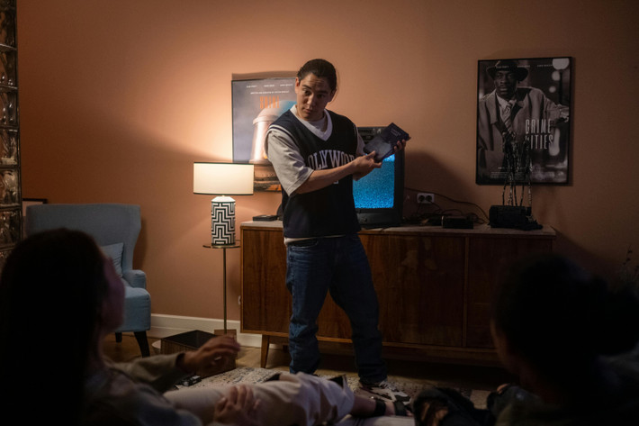 Những chuyến hồi tưởng về quá khứ này chắc chắn rất thú vị, nhưng cũng như tất cả các phương tiện lưu trữ vật lý và đồ sưu tầm khác, một số người đam mê chỉ nhìn thấy lợi nhuận trên thị trường bán lại. Thị trường này đặc biệt cạnh tranh vì "chỉ có một số lượng băng VHS hữu hạn".