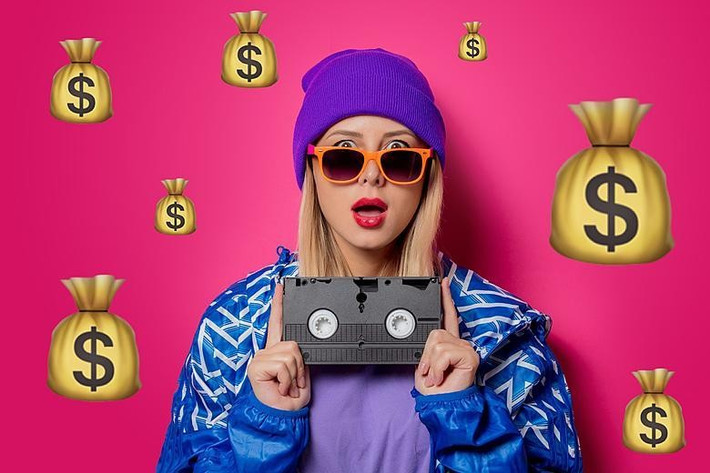 Đã nửa thế kỷ trôi qua kể từ khi băng VHS (Video Home System) được giới thiệu ra thế giới, cho phép những người yêu điện ảnh xem những bộ phim yêu thích của họ theo yêu cầu lần đầu tiên.