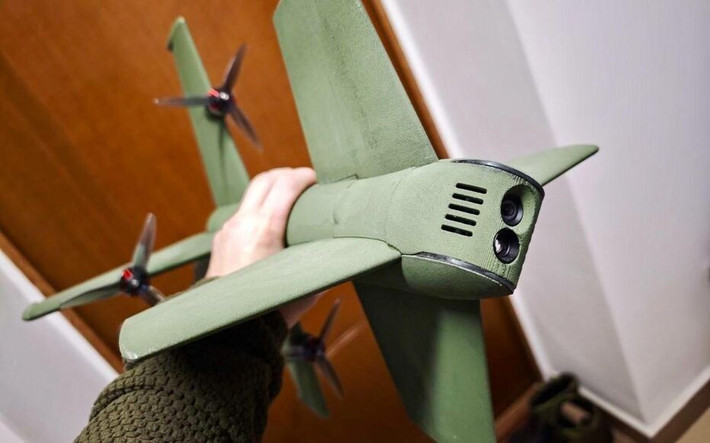 Theo Beskrestnov, tên lửa đánh chặn Yolka chỉ hoạt động vào ban ngày và không thể sử dụng trong điều kiện trời mưa. Tầm hoạt động hiệu quả của nó khoảng 3 km, với tốc độ tối đa lên đến 200 km/h. Hệ thống được thiết kế để hoạt động trong điều kiện gió lên đến 8 mét/giây.