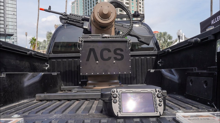 Bullfrog tích hợp trí tuệ nhân tạo, công nghệ thị giác máy tính và phần mềm điều khiển độc quyền để điều chỉnh cả hệ thống vũ khí hiện đại và cũ nhằm đảm bảo khả năng giao chiến chính xác.