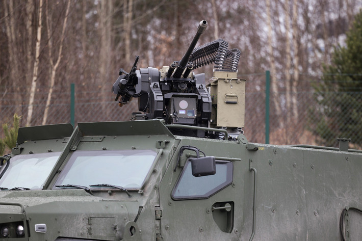 Chúng tôi đã đạt được điều mà nhiều người cho là bất khả thi trong thời gian kỷ lục, bao gồm cả việc đào tạo và huấn luyện cần thiết để hỗ trợ nhiệm vụ", Angelica Persson, Chuyên gia Phân tích Phát triển Kinh doanh Chống UAS của Saab, cho biết.