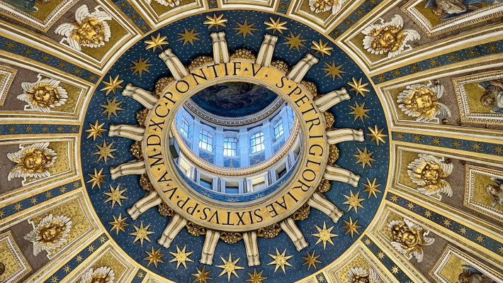 Tập đoàn Leonardo của Ý chính thức ra mắt hệ thống phòng thủ tên lửa và phòng không tích hợp mang tên Michelangelo Dome - Mái vòm Michelangelo. Tên này được đặt theo mái vòm Vương cung thánh đường Thánh Peter ở Thành phố Vatican.