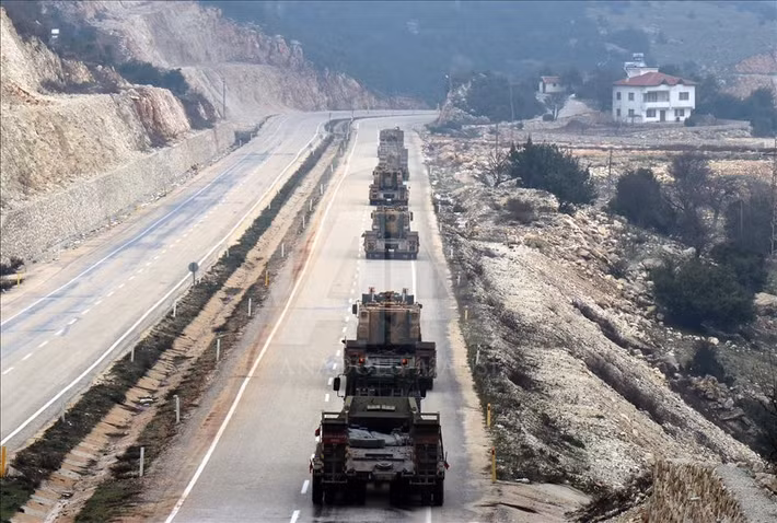 Thỏa thuận được ký kết sau khi cựu tổng thống Syria Bashar al-Assad bị lật đổ vào tháng 12 năm 2024 và chính phủ mới dưới sự lãnh đạo của Tổng thống Ahmed al-Sharaa được thành lập.