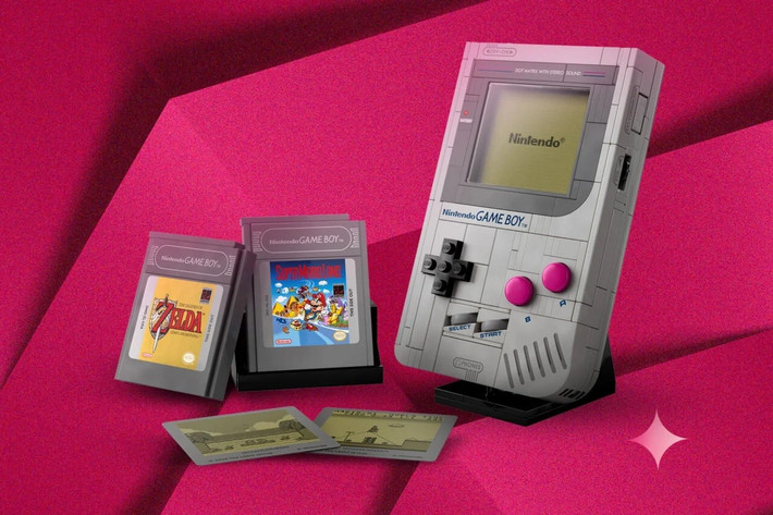 Trò chơi Lego Boy - Thêm một chiếc máy chơi game Retro Nitendo cổ điển ở cuối danh sách các sản phẩm dưới 100 đô. Bản sao gần như 1:1 của Game Boy năm 1989 này chắc chắn sẽ khiến bất kỳ cuối tuần nào cũng trở nên thú vị hơn. Lego đã nỗ lực hết sức để làm cho các nút bấm có thể nhấn được, bao gồm các bộ Game Pak có thể hoán đổi và cung cấp màn hình trò chơi dạng thấu kính có thể hoán đổi.