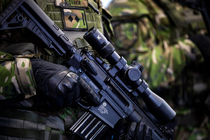 Súng trường tấn công GP M4M cỡ nòng 5.56×45 mm của công ty sẽ trở thành vũ khí tiêu chuẩn của bộ binh, được hỗ trợ bởi súng bắn tỉa GP R10 cỡ nòng 7.62×51 mm, súng tiểu liên Stribog SP9 A3 cỡ nòng 9×19 mm và súng lục GP Q1 cỡ nòng 9 mm.