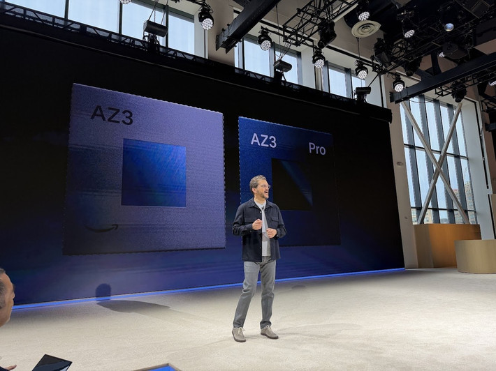 Các thiết bị Echo mới ra mắt hôm nay chạy trên chip silicon được thiết kế riêng của Amazon, AZ3 và AZ3 Pro, bao gồm AI Accelerator được thiết kế để chạy các mô hình AI edge.