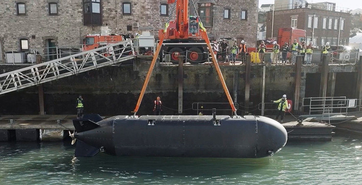 Cơ quan Giao nhận Tàu ngầm cho biết thiết bị này mang lại độ ổn định thời gian dài hạn tốt hơn cho hệ thống định vị mà không cần phụ thuộc vào tín hiệu bên ngoài, hỗ trợ khả năng hoạt động bí mật kéo dài. Cuộc thử nghiệm này đã được thực hiện sớm hơn sáu tháng so với kế hoạch.