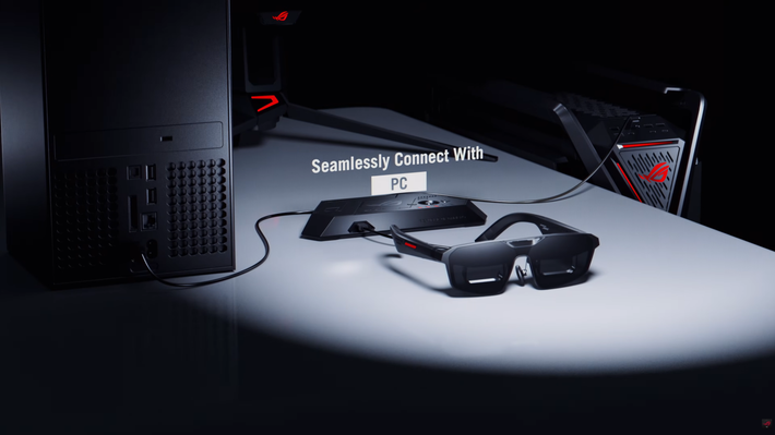 ROG XREAL R1 cũng tương thích với ROG Ally, kết nối thông qua cổng USB-C để mang lại trải nghiệm chơi game cầm tay với màn hình ảo kích thước lớn.