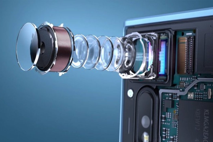 Sony cho biết cảm biến này là lựa chọn duy nhất hiện nay hỗ trợ Sensor in Zoom 4x khi quay video 4K 30FPS. Khi dùng cấu trúc gộp điểm ảnh, cảm biến cũng có thể quay 4K 120FPS. Đặc điểm này đặc biệt phù hợp với nhu cầu quay sự kiện, biểu diễn, thể thao và các tình huống cần crop xa nhưng phải giữ chất lượng tốt.