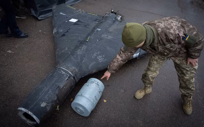 Tại Trung Đông, hệ thống Merops sẽ được triển khai đến nhiều địa điểm khác nhau, bao gồm cả những nơi không có lực lượng Mỹ hiện diện, một quan chức quốc phòng cho biết. Hầu hết các hệ thống này sẽ được gửi trực tiếp bởi Perennial Autonomy - nhà sản xuất được hậu thuẫn bởi cựu CEO của Google, Eric Schmidt.