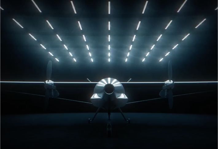 Sau 6 ngày nó sẽ quay về mặt đất để bơm hydro và một UAV khác sẽ bay đến tiếp nối nhiệm vụ.