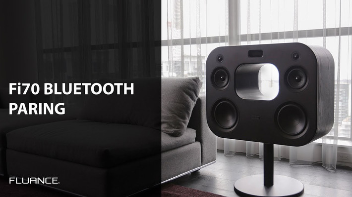 Thùng loa được làm từ gỗ công nghiệp để tránh nhiễu âm và cộng hưởng, đồng thời mang đến vẻ ngoài thanh lịch. Loa được trang bị bộ khuếch đại Class AB giúp giảm độ méo tiếng và tổng công suất 280 watt. Gói sản phẩm có giá 749,98 đô la trên Amazon, bao gồm chân đế thấp, chân đế cao su 4 inch, lưới tản nhiệt từ tính, điều khiển từ xa và nhiều tiện ích khác, vì vậy bạn không cần mua thêm. Mặc dù không phải là loa Wi-Fi, nhưng bạn có thể dễ dàng kết nối loa với điện thoại thông minh qua Bluetooth. Loa cũng cung cấp dải tần số đáp ứng từ 30 hertz đến 20 kilohertz, mang đến trải nghiệm âm nhạc tuyệt vời.