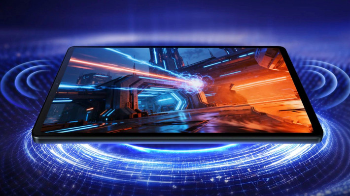 Lenovo đã bổ sung động cơ tuyến tính trục X kép để tăng cường phản hồi xúc giác và loa âm thanh nổi kép với Dolby Atmos. Đáng chú ý, máy tính bảng này cũng hỗ trợ mở rộng thẻ TF lên đến 2TB.