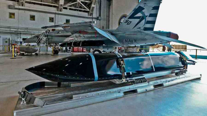 Trước đây, LR-AShM từng được mô tả là sử dụng phương tiện lướt siêu vượt âm không có động cơ (HGV), tuy nhiên hiện có một số nghi ngờ về tính chính xác của nhận định này. HGV hoạt động bằng cách được tên lửa đẩy lên tốc độ siêu vượt âm, sau đó bay không động cơ theo quỹ đạo khí quyển nông. HGV cũng được thiết kế có khả năng cơ động cao, cho phép đổi hướng bất ngờ, lên xuống linh hoạt, phù hợp với mô tả của LR-AShM.