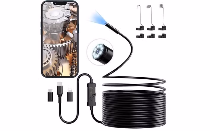 Mặc dù không phải là thứ bạn sẽ sử dụng hàng ngày, nhưng camera nội soi này chắc chắn sẽ rất hữu ích trong nhiều tình huống. Bạn chỉ cần cắm nó vào điện thoại, cài đặt ứng dụng và xem mọi thứ camera làm được. Nó có thể được dùng để tìm bất cứ thứ gì họ đánh rơi sau bàn làm việc, khi đang sửa xe, hoặc tìm kiếm rò rỉ đường ống. Vì nó được trang bị chuẩn chống nước để có thể tìm chiếc nhẫn bị rơi vào bồn rửa hay thậm chí là đi câu cá. Camera sẽ đi kèm với một dây cáp bán cứng dài và một số phụ kiện như móc, nam châm và gương.
