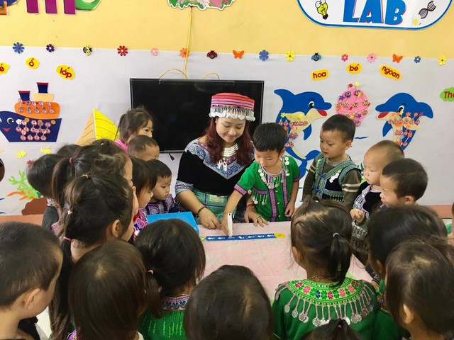 Cô giáo Đỗ Thùy Quyên – người mẹ thứ hai của trẻ người Mông trên đỉnh suối Giàng - Hình 3 Co giao Do Thuy Quyen – nguoi me thu hai cua tre nguoi Mong tren dinh suoi Giang-Hinh-3