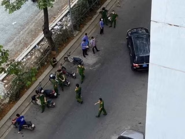 Vo Tien si Bui Quang Tin gui don yeu cau khoi to vu an, bao ve 3 me con-Hinh-3