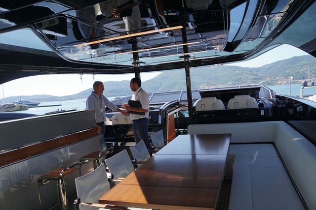 Ferretti và những 'biệt thự trên biển' - Hình 4 Ferretti va nhung 'biet thu tren bien'-Hinh-4
